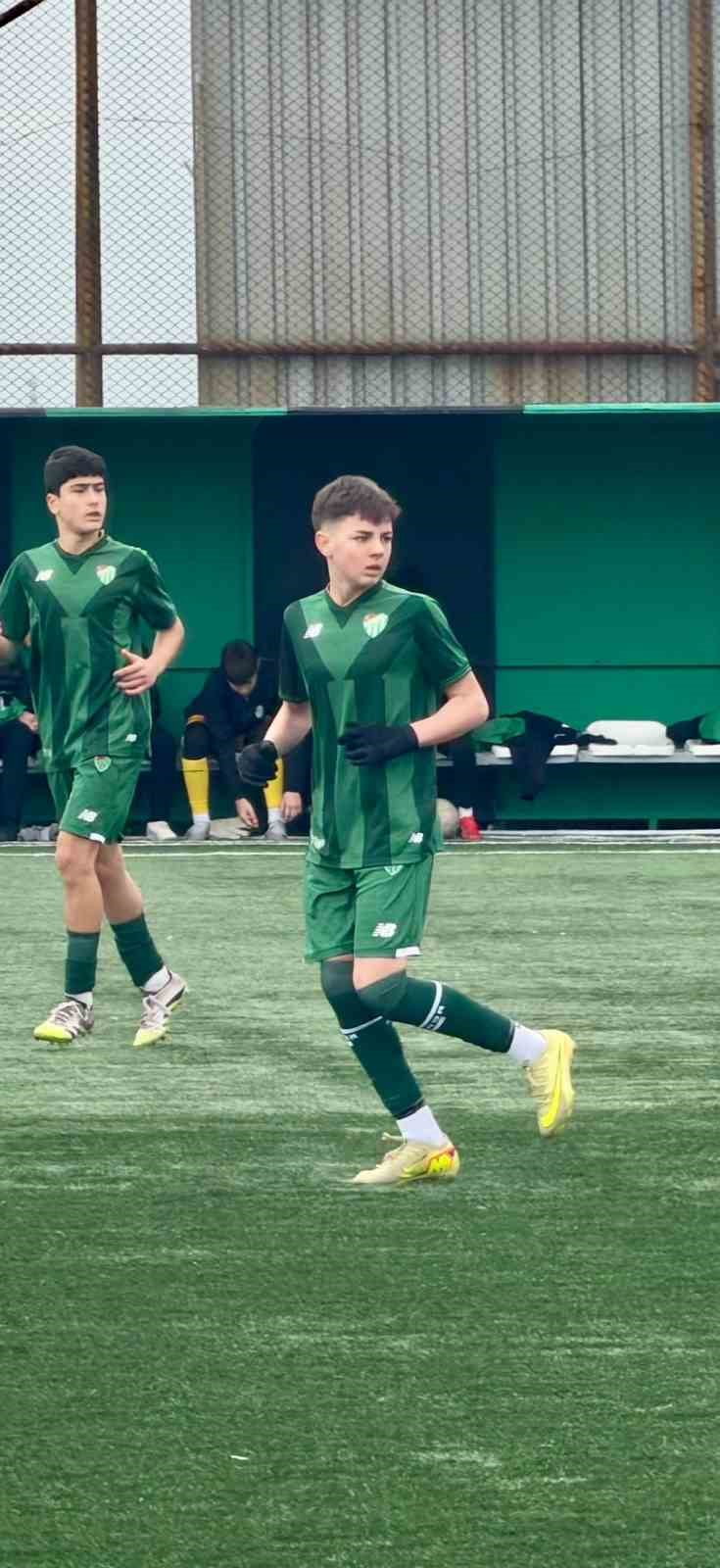 BURSASPORLU BULUT SÖNMEZ GELECEK VAAD EDİYOR