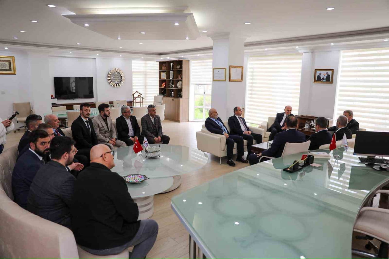 BÜYÜK BİRLİK PARTİSİ GENEL BAŞKANI MUSTAFA DESTİCİ, DÜZCE BELEDİYE BAŞKANI DR. FARUK ÖZLÜ’YÜ...