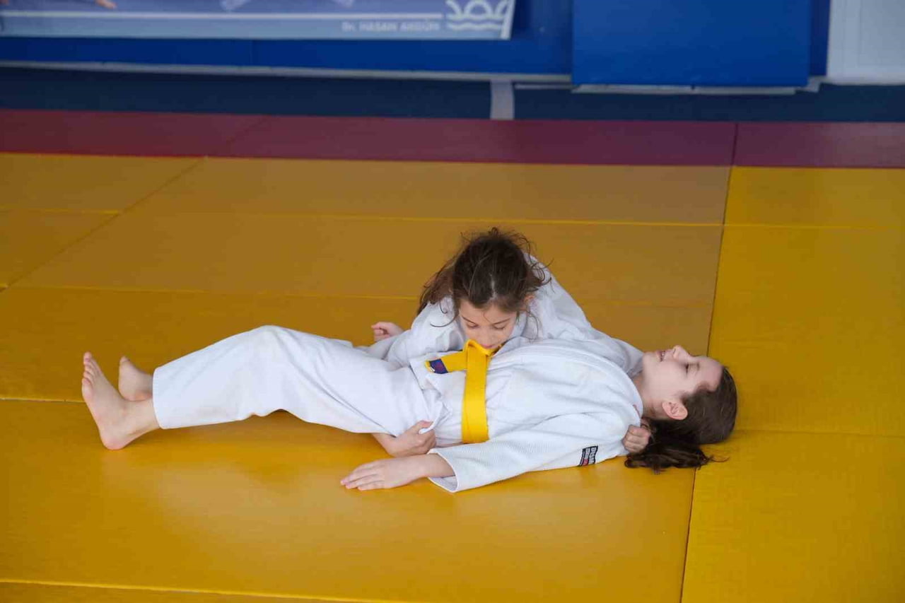 BÜYÜKÇEKMECE BELEDİYESİ SPOR KULÜBÜ’NCE DÜZENLENEN JUDO KUŞAK SINAVINI BAŞARIYLA GEÇEN MİNİK VE...