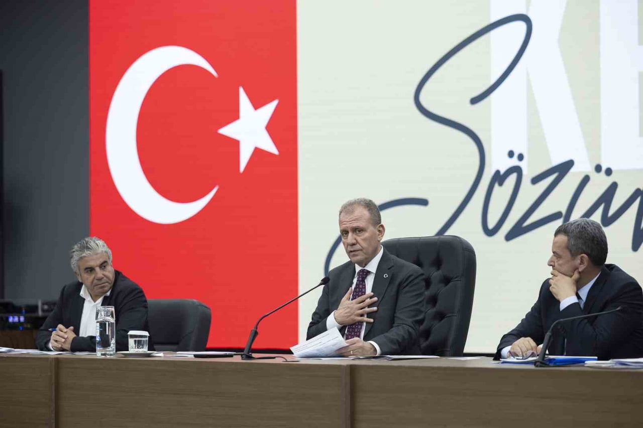 BÜYÜKŞEHİR BELEDİYE BAŞKANI VAHAP SEÇER, 'KENTE SÖZÜMÜZ VAR' SLOGANIYLA DÜZENLENEN ‘KENT KATILIMI...