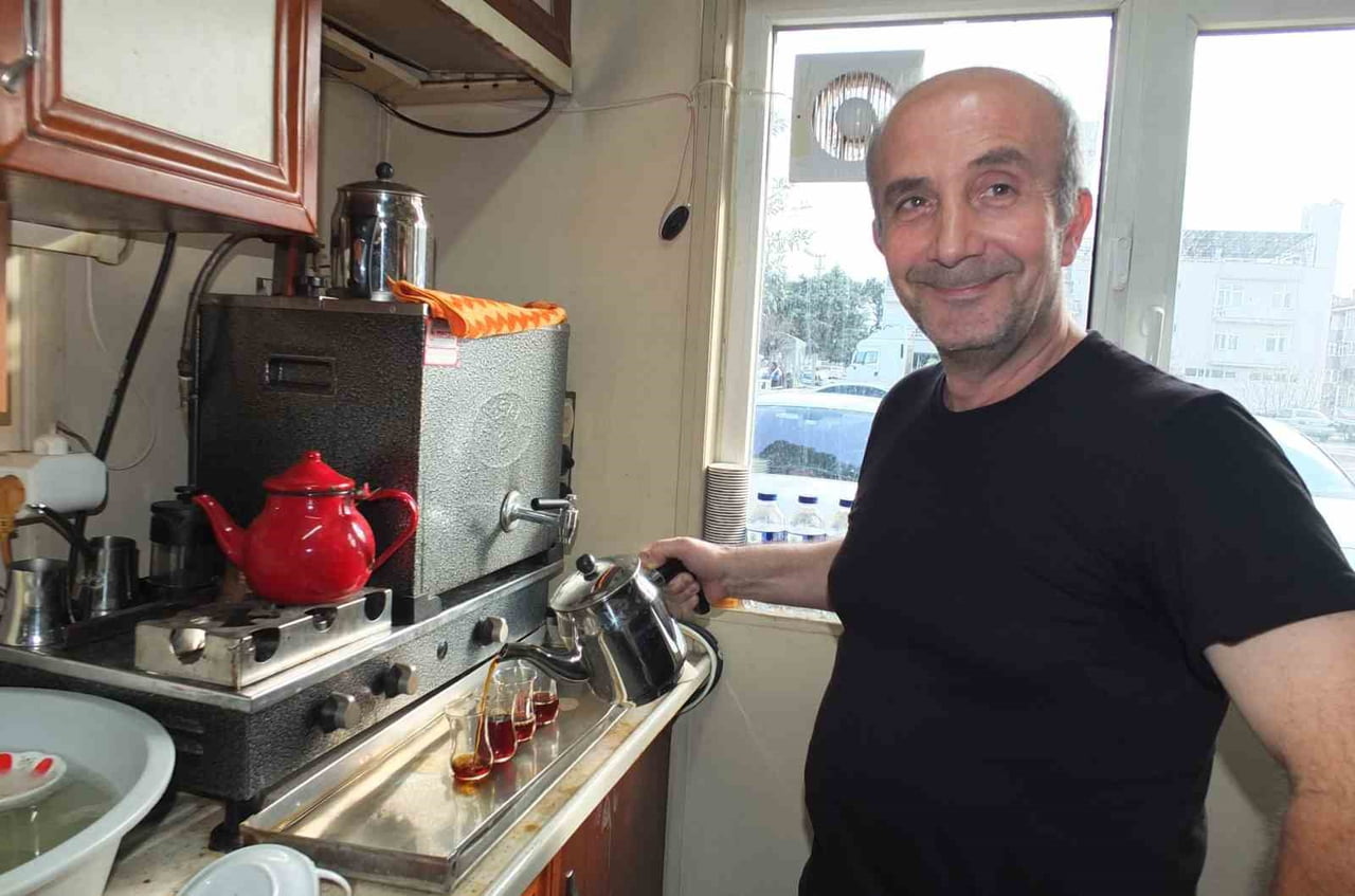 ÇAKIR CİHAN ÇAY OCAĞINDA