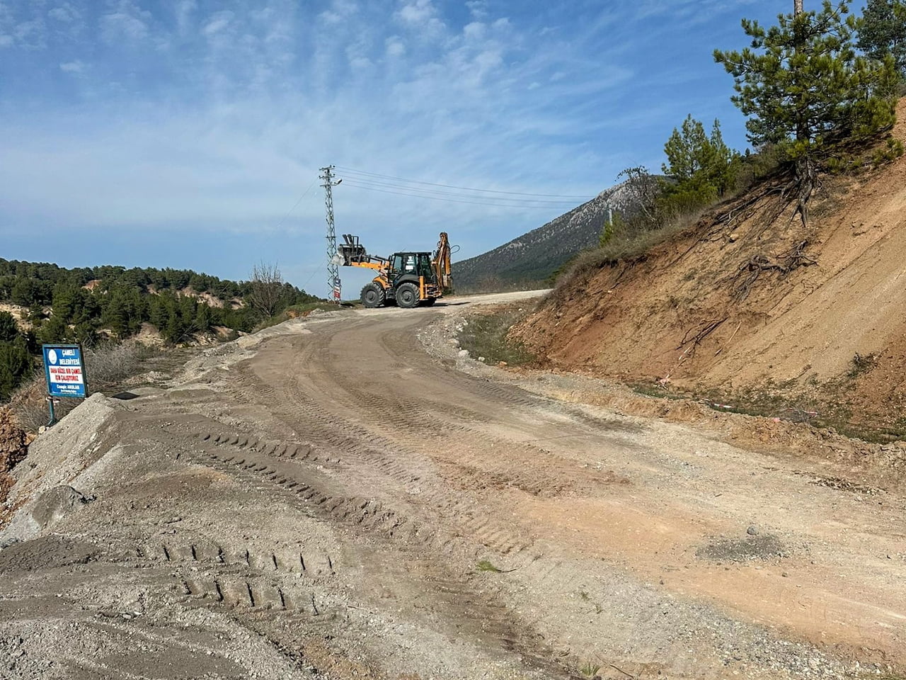 ÇAMELİ BELEDİYESİ, MAHALLELERİNDE ÜST YAPI ÇALIŞMALARINA ARALIKSIZ VE KARARLILIKLA DEVAM EDİYOR....