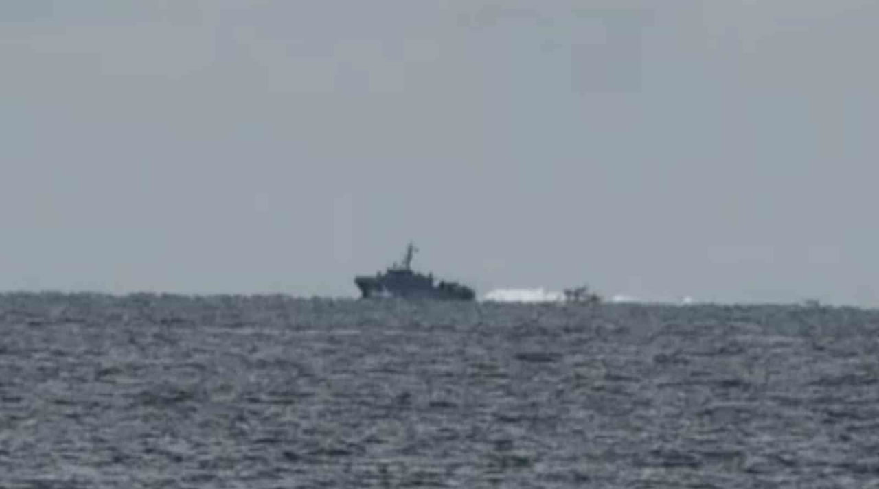 ÇANAKKALE'DE GÖKÇEADA İLE SEMADİREK ADASI ARASINDAKİ ULUSLARARASI KARASULARINDA AVLANAN BALIKÇI...