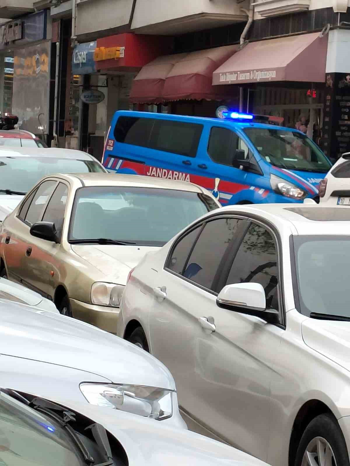 ÇANAKKALE'NİN ÇAN İLÇESİNDE APARTMAN DAİRESİNDE UYUŞTURUCU YETİŞTİREN U.U. JANDARMA EKİPLERİNCE...