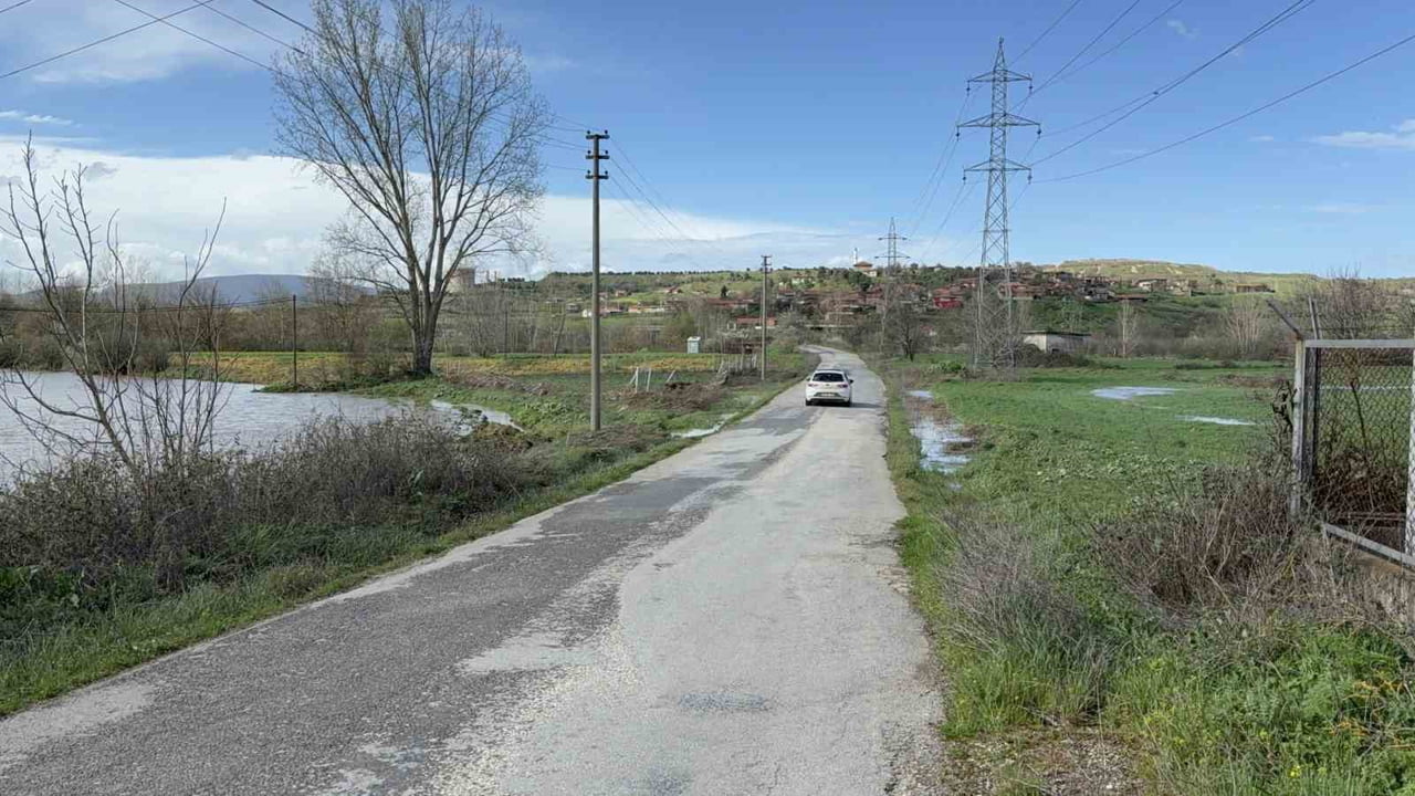 ÇANAKKALE İL GENELİNDE DÜN GECEDEN BU YANA ETKİLİ OLAN YAĞIŞ NEDENİYLE TAŞAN KOCABAŞ ÇAYI...