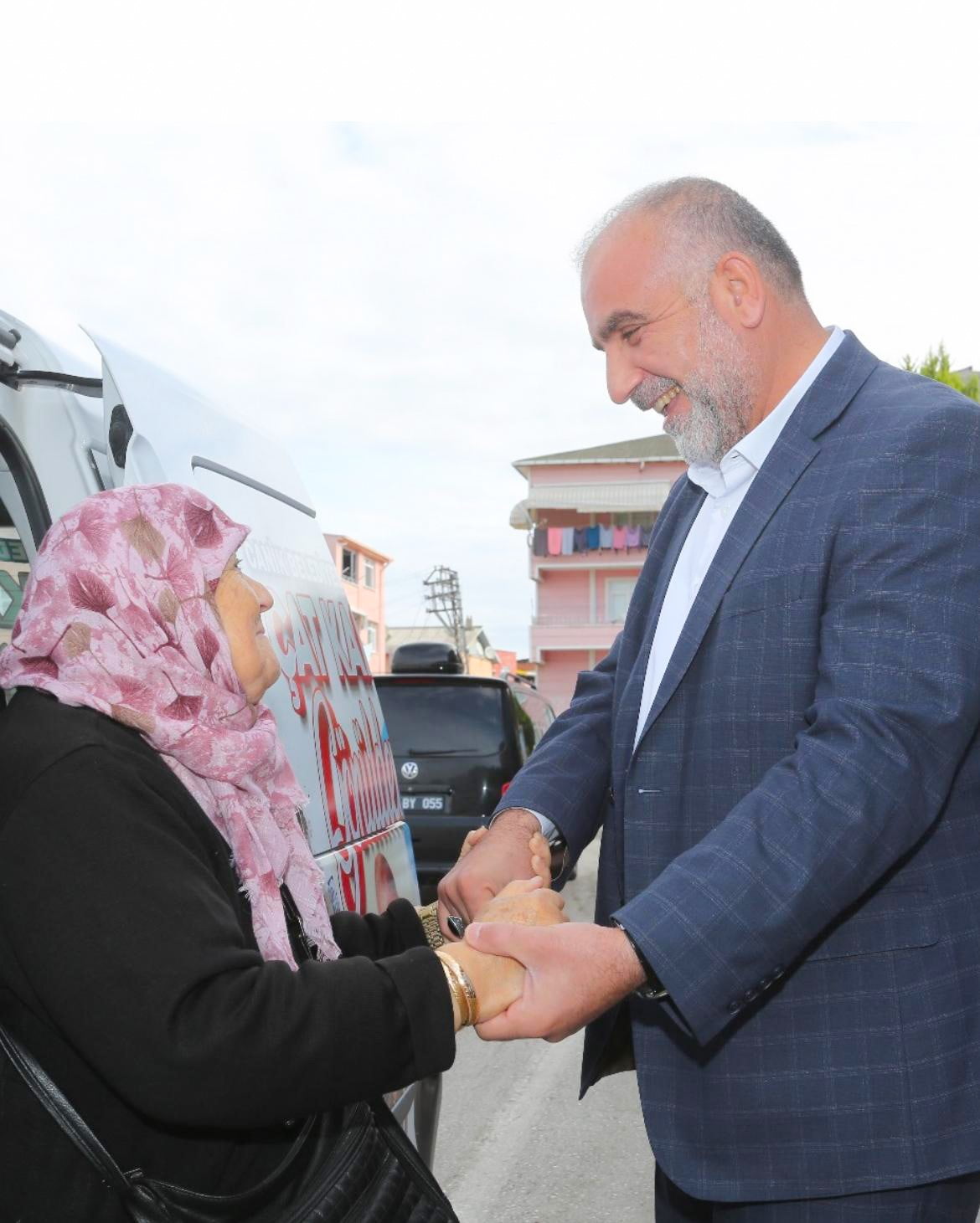 CANİK BELEDİYE BAŞKANI İBRAHİM SANDIKÇI, EMEKLİ VATANDAŞLARA, BELEDİYENİN DÜĞÜN SALONLARINDA...