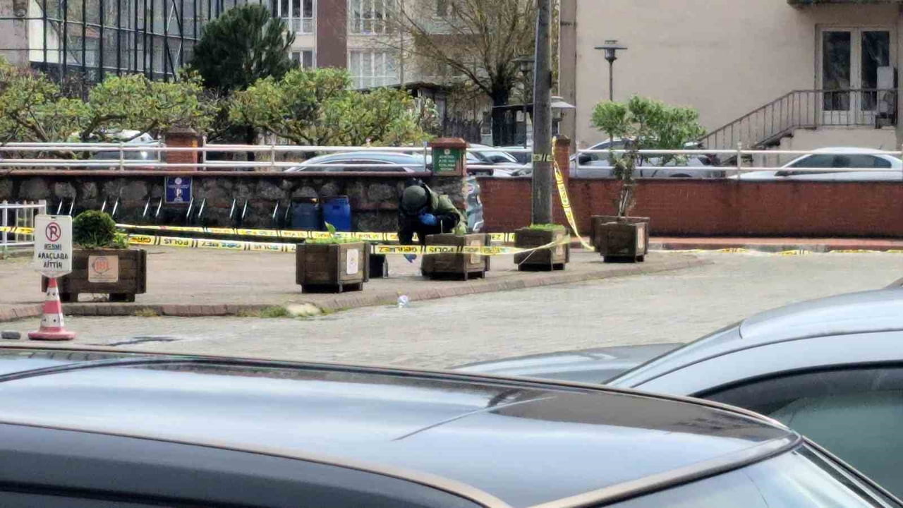 ÇANTA GÜVENLİ ŞEKİLDE PATLATILDI