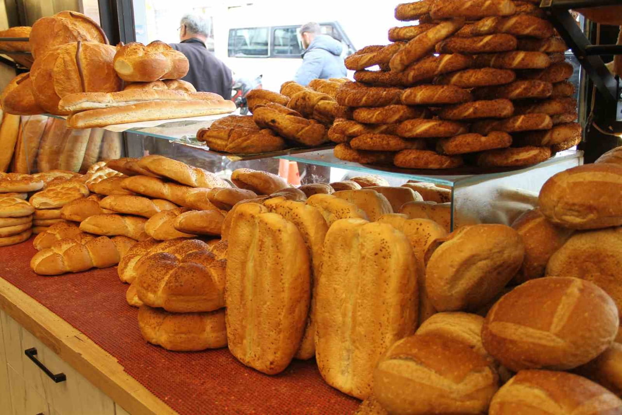 ÇARŞAMBA FIRINCILAR ODASI BAŞKANI İSA AKBAŞ, ARTAN MALİYETLER NEDENİYLE 200 GRAM EKMEĞİN 17,5 TL...