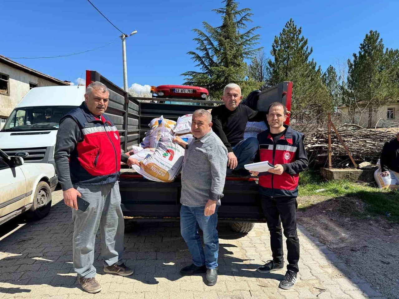 ÇAVDARHİSAR’DA ÇİFTÇİLERE YÜZDE 50 VE YÜZDE 75 HİBELİ FASULYE, NOHUT, ASPİR VE AYÇİÇEK TOHUMU...