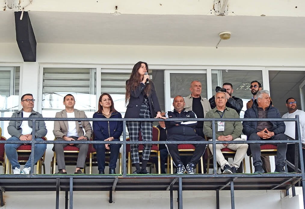 ÇEŞME BELEDİYE BAŞKANI LAL DENİZLİ (KONUŞAN)