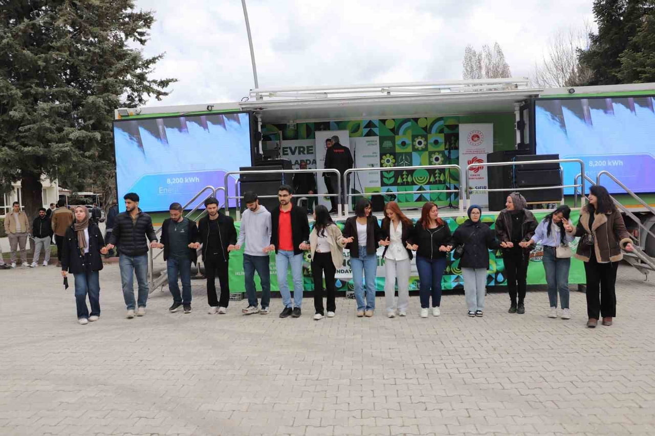 ÇEVRE VE DOĞAYA DİKKAT ÇEKMEK AMACIYLA FIRAT ÜNİVERSİTESİ’NDE "YEŞİL KAMPÜS FESTİVALİ"...