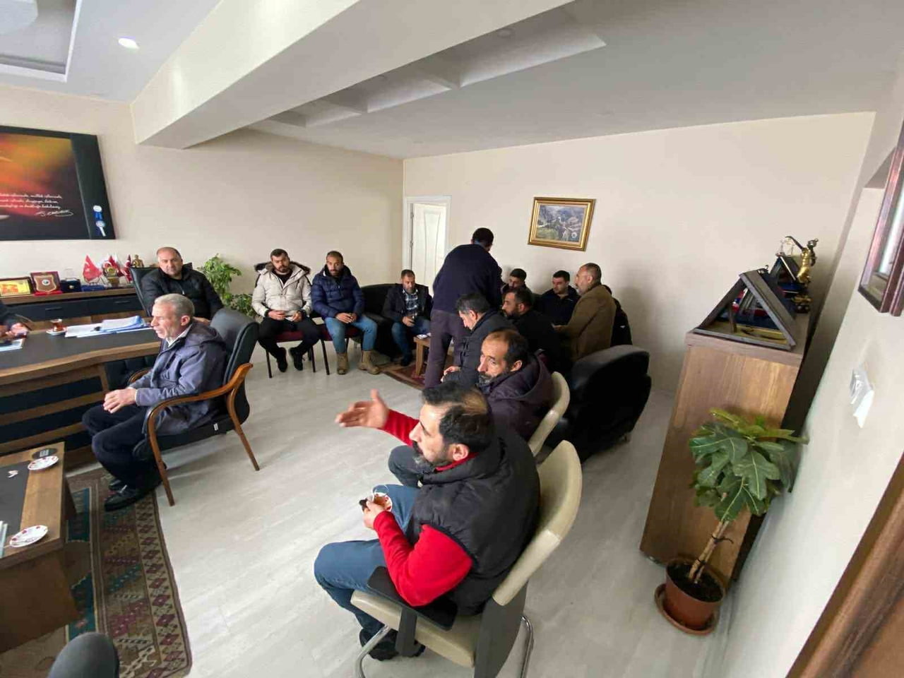 ÇILDIR BELEDİYESİ TARAFINDAN YAPIMI TAMAMLANAN HAYVAN PAZARI FAALİYETE GEÇİRİLMESİ İÇİN ÇALIŞMALAR...