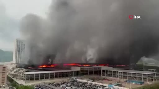 Çinli elektrikli araç şirketi BYD'nin Shenzhen kentindeki fabrikasında, test ve hurda araçların...