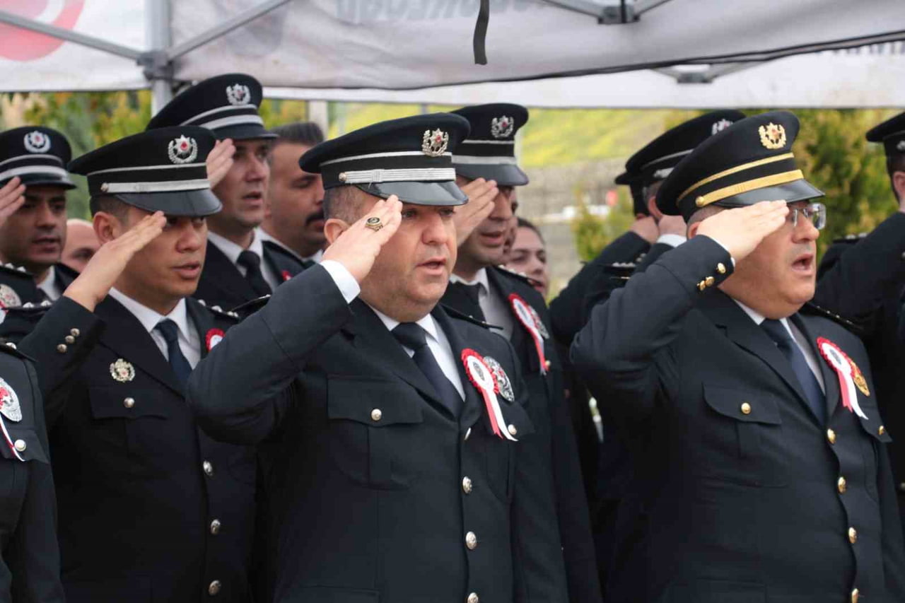 CİZRE'DE KONAK MAHALLESİ ŞEHİTLER ANITI VE PARKINDA TÜRK POLİS TEŞKİLATI'NIN 180. KURULUŞ YIL...