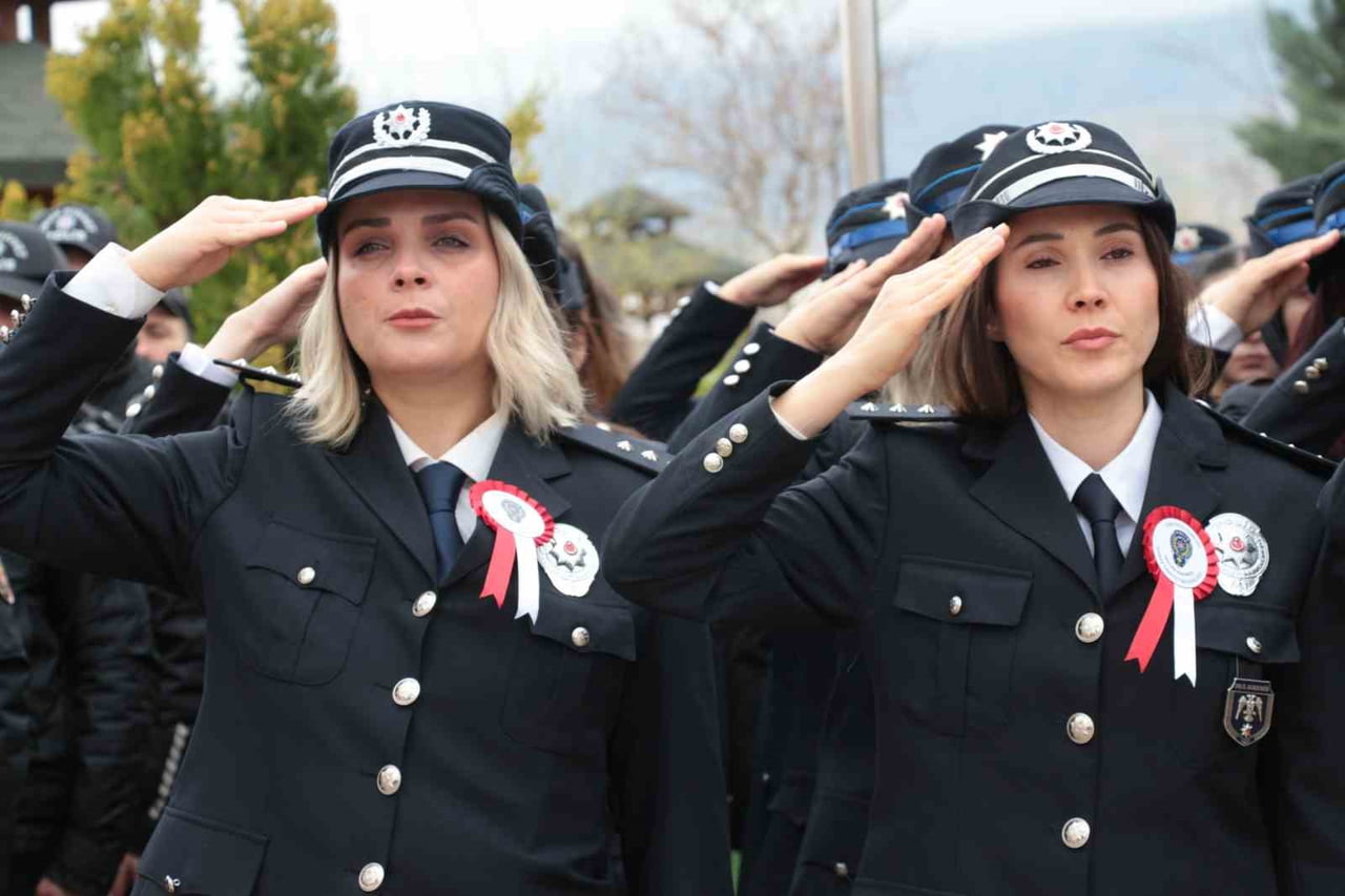 CİZRE'DE KONAK MAHALLESİ ŞEHİTLER ANITI VE PARKINDA TÜRK POLİS TEŞKİLATI'NIN 180. KURULUŞ YIL...