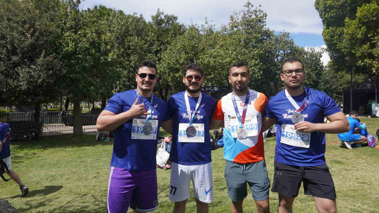 CK ENERJİ GÖNÜLLÜLERİ, BU YIL 21’İNCİSİ DÜZENLENEN ULUSLARARASI RUNTALYA MARATONU’NDA ATTIKLARI...