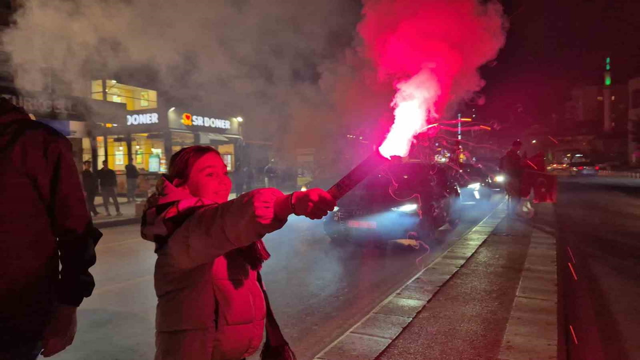 ÇOCUKLARIN SEVİNÇ DOLU ANLARI YÜZLERİ GÜLÜMSETTİ.