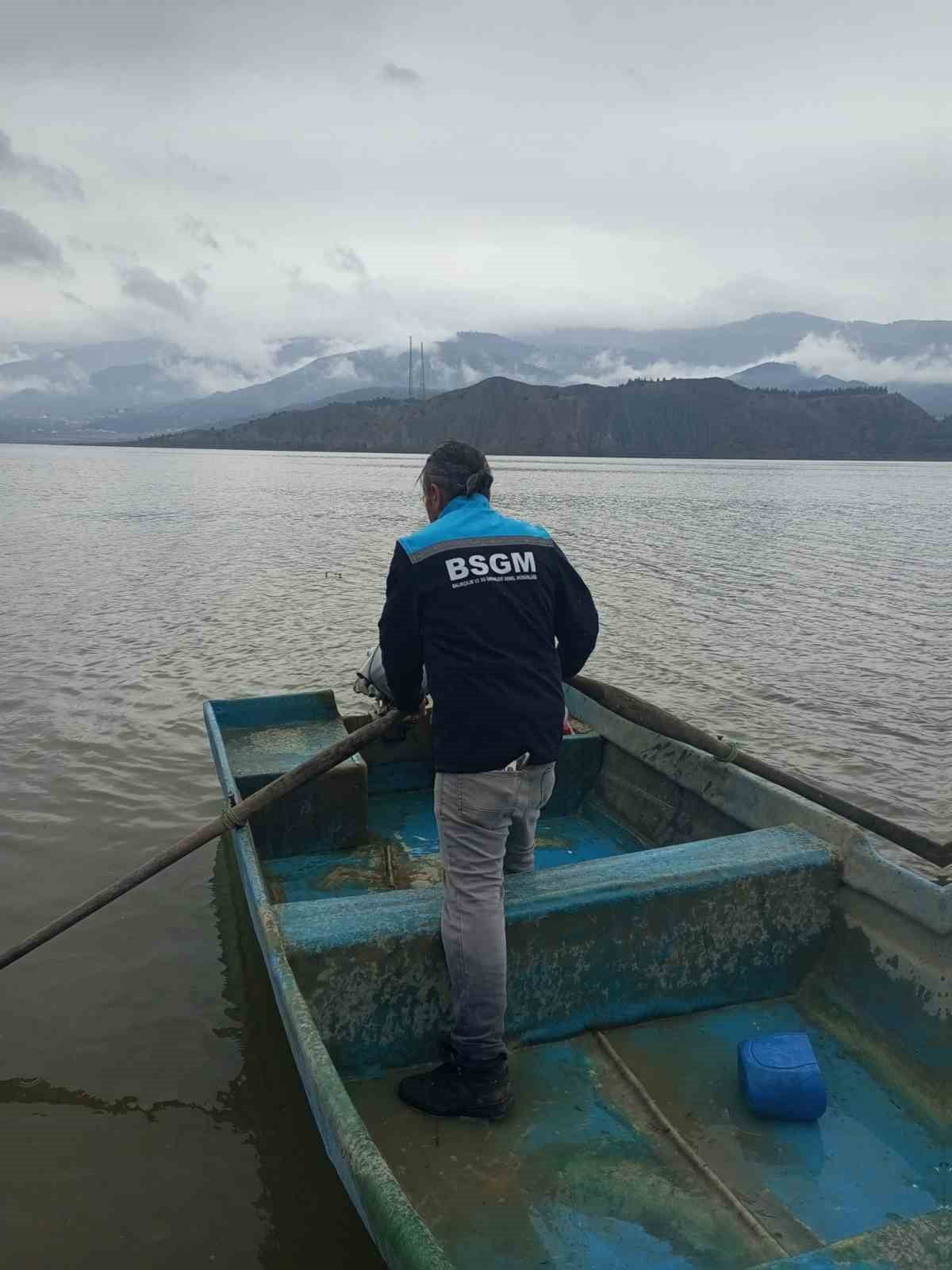 ÇORUM'UN KARGI İLÇESİNDE EKİPLER TARAFINDAN YAPILAN DENETİMDE GÖL İÇİNDE 800 METRE UZUNLUĞUNDA...