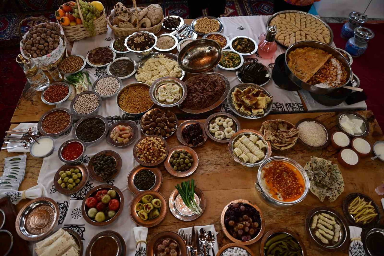 ÇORUM BELEDİYESİ’NİN ŞEHRİN KÖKLÜ GASTRONOMİ KÜLTÜRÜNÜ GELECEĞE TAŞIMAK AMACIYLA DÜZENLENDİĞİ...