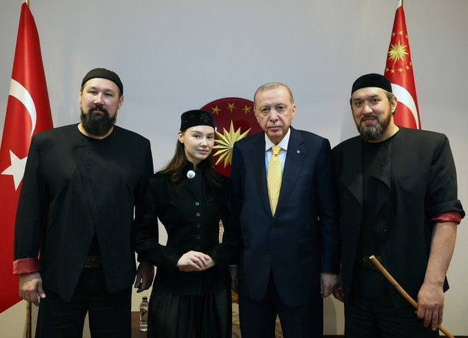 CUMHURBAŞKANI ERDOĞAN RECEP TAYYİP ERDOĞAN, AY YOLA MÜZİK GRUBUNU KABUL ETTİ.