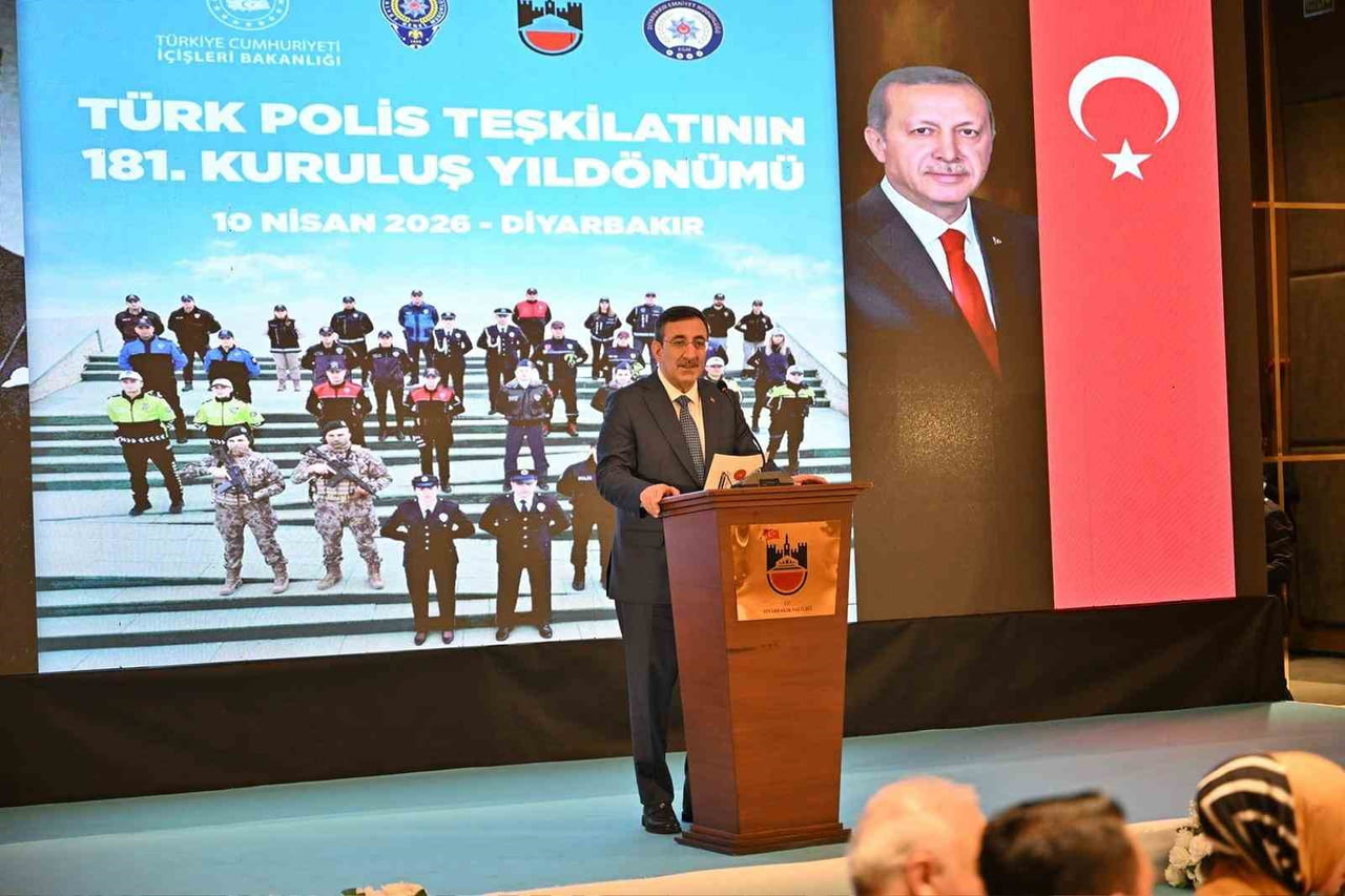 CUMHURBAŞKANI YARDIMCISI CEVDET YILMAZ DİYARBAKIR’DA KATILDIĞI POLİS TEŞKİLATININ 181’İNCİ YIL...