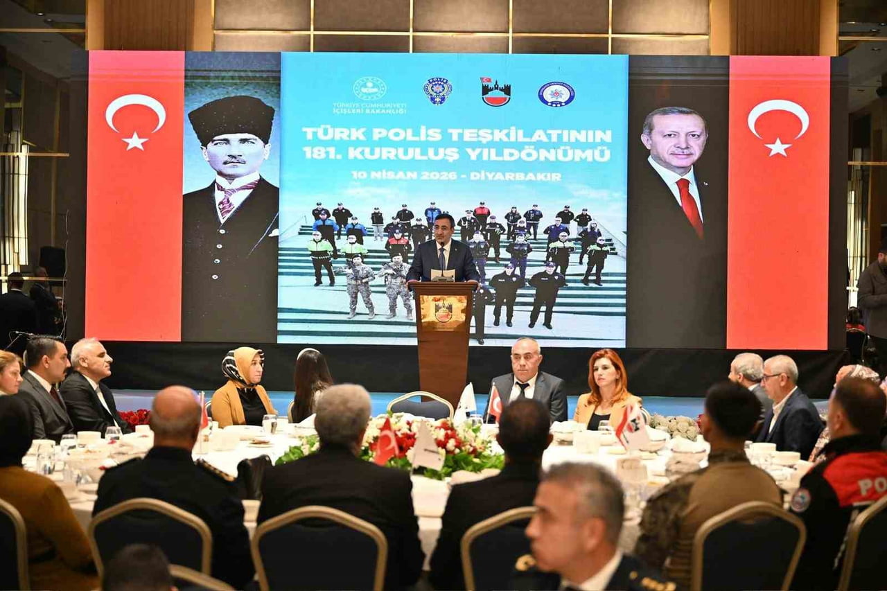 CUMHURBAŞKANI YARDIMCISI CEVDET YILMAZ DİYARBAKIR’DA KATILDIĞI POLİS TEŞKİLATININ 181’İNCİ YIL...
