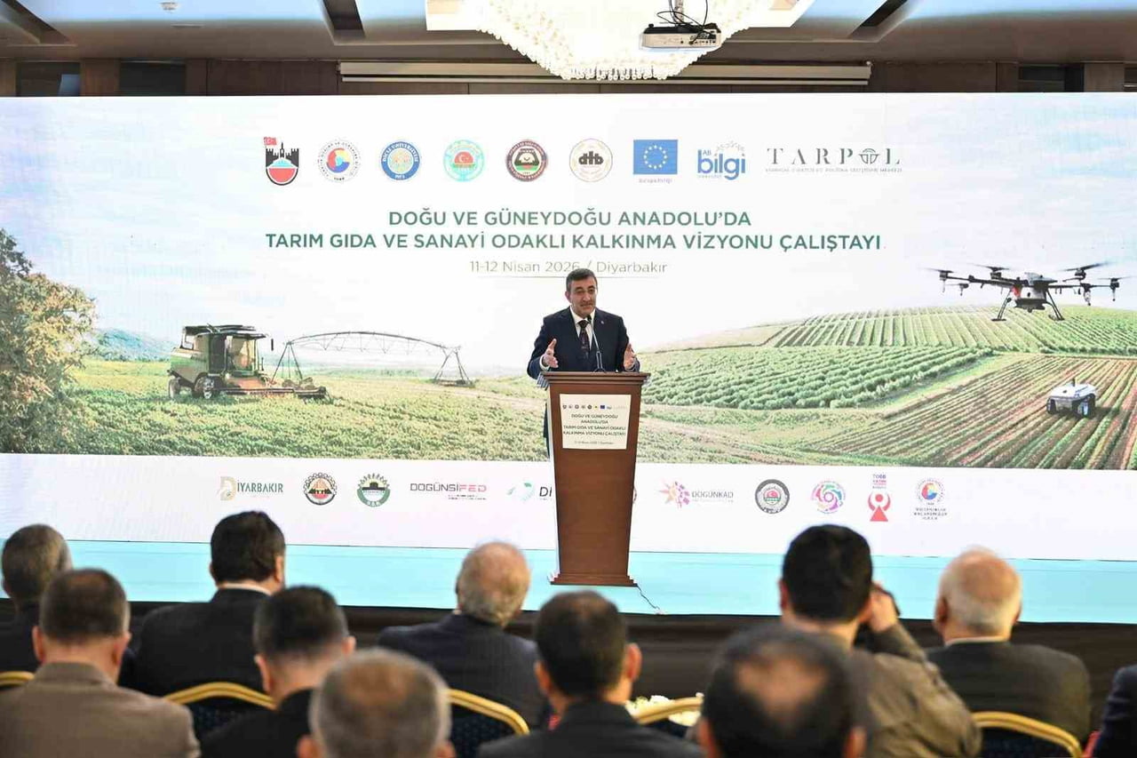 CUMHURBAŞKANI YARDIMCISI CEVDET YILMAZ, ‘DOĞU VE GÜNEYDOĞU ANADOLU'DA TARIM, GIDA VE SANAYİ ODAKLI...