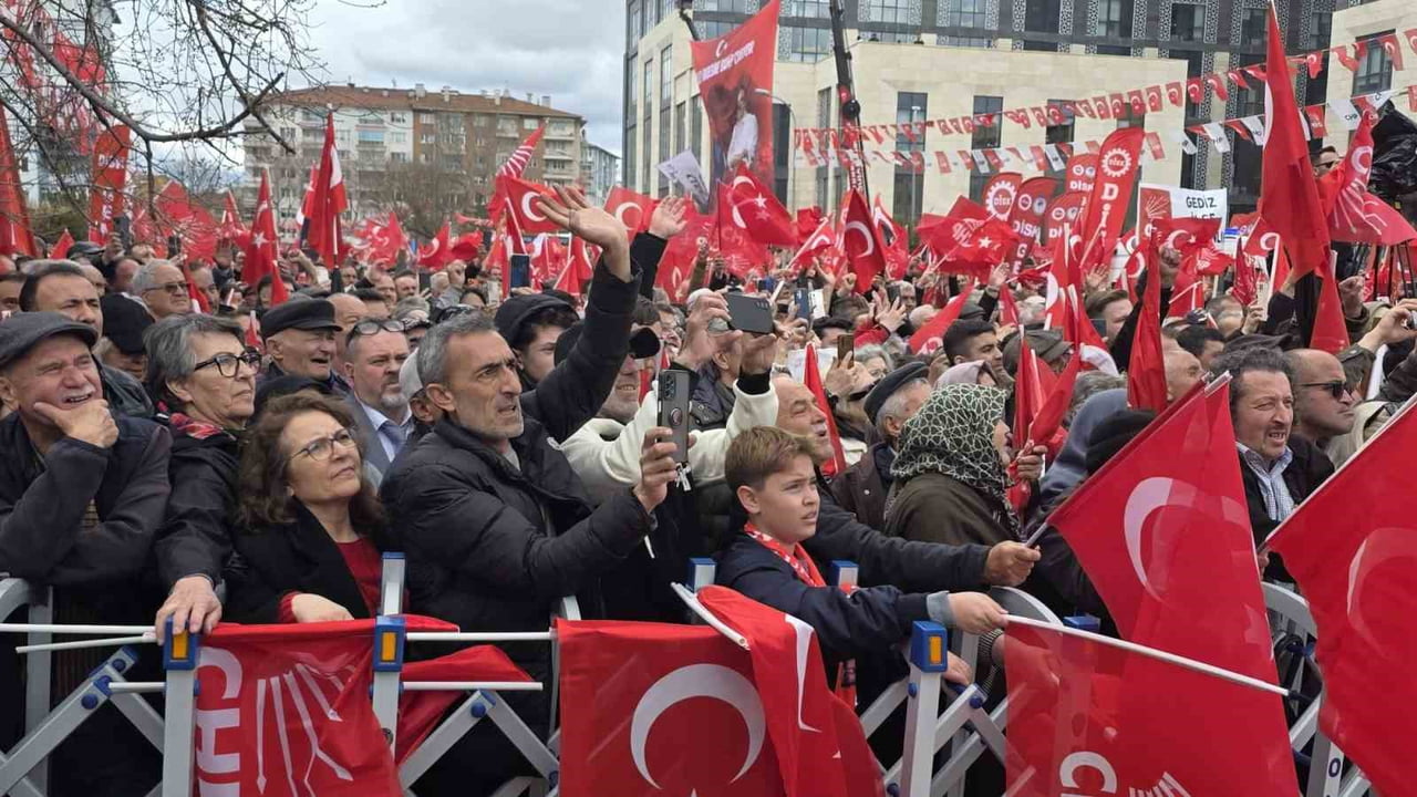 CUMHURİYET HALK PARTİ (CHP) GENEL BAŞKANI ÖZGÜR ÖZEL, KÜTAHYA’DA DÜZENLENEN "MİLLET İRADESİNE...