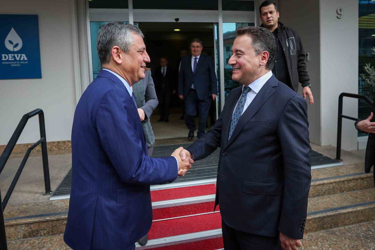 CUMHURİYET HALK PARTİSİ (CHP) GENEL BAŞKANI ÖZGÜR ÖZEL, "ARA SEÇİMİN YAPILMASI GEREKEN BİR...