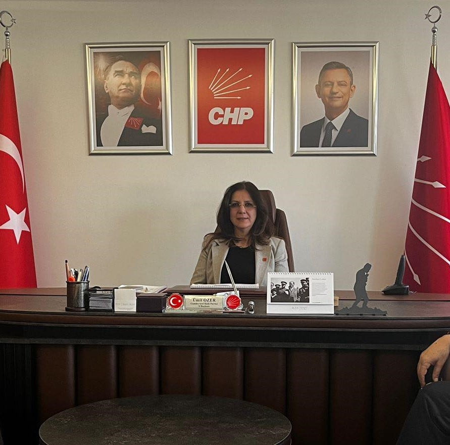 CUMHURİYET HALK PARTİSİ (CHP) KAYSERİ İL BAŞKANI ÜMİT ÖZER GÖREVİNDEN İSTİFA ETTİ.