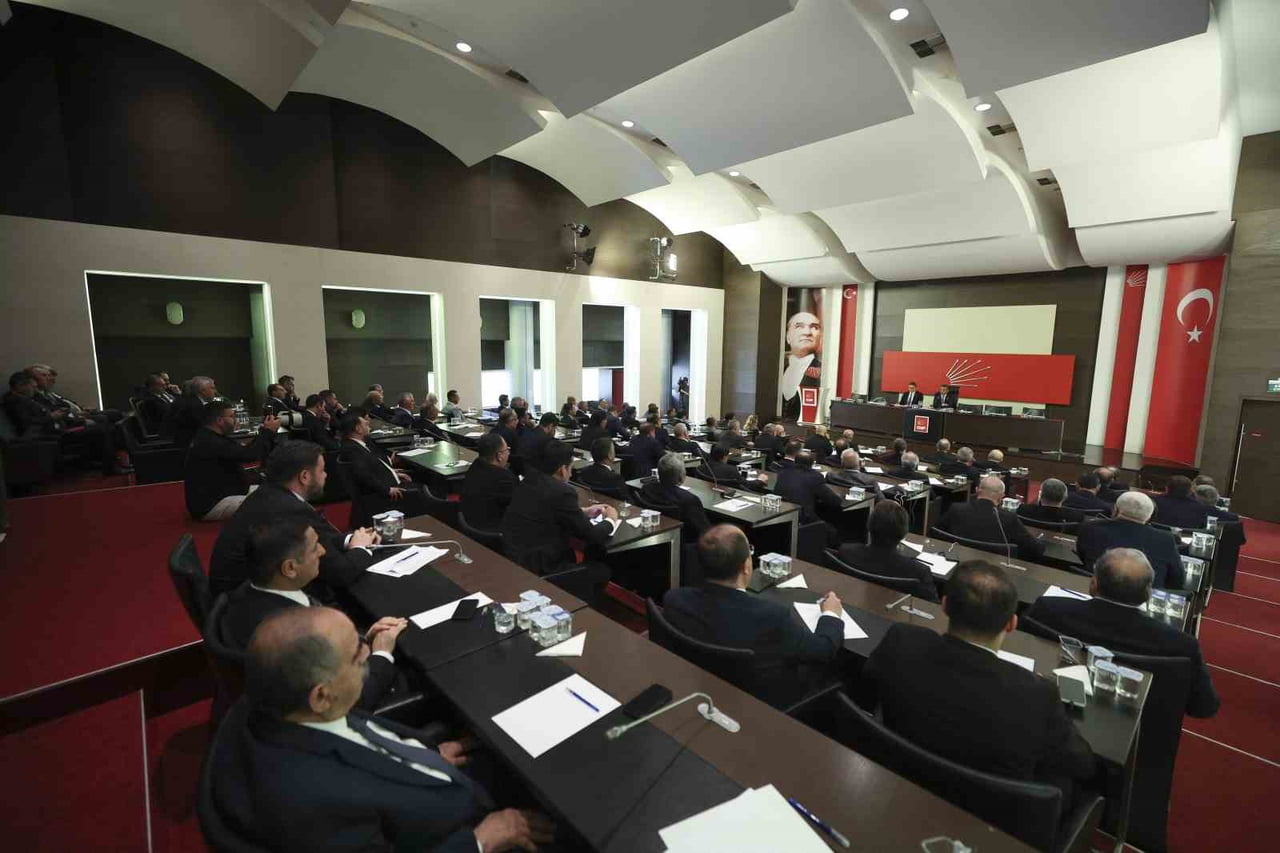 CUMHURİYET HALK PARTİSİ GENEL BAŞKANI ÖZGÜR ÖZEL, PARTİSİNİN İL BAŞKANLARI TOPLANTISINA BAŞKANLIK...