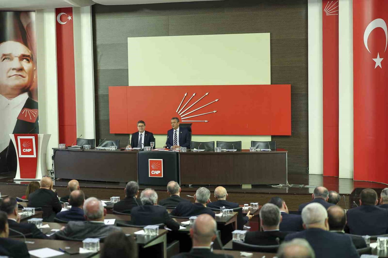 CUMHURİYET HALK PARTİSİ GENEL BAŞKANI ÖZGÜR ÖZEL, PARTİSİNİN İL BAŞKANLARI TOPLANTISINA BAŞKANLIK...