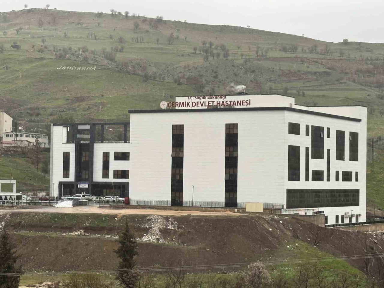 CUMHURİYET İLKÖĞRETİM OKULU 1/A SINIFI ÖĞRENCİSİ EYLÜL KARADAĞ DÜN AKŞAM SAATLERİNDE EVİNDE KALP...