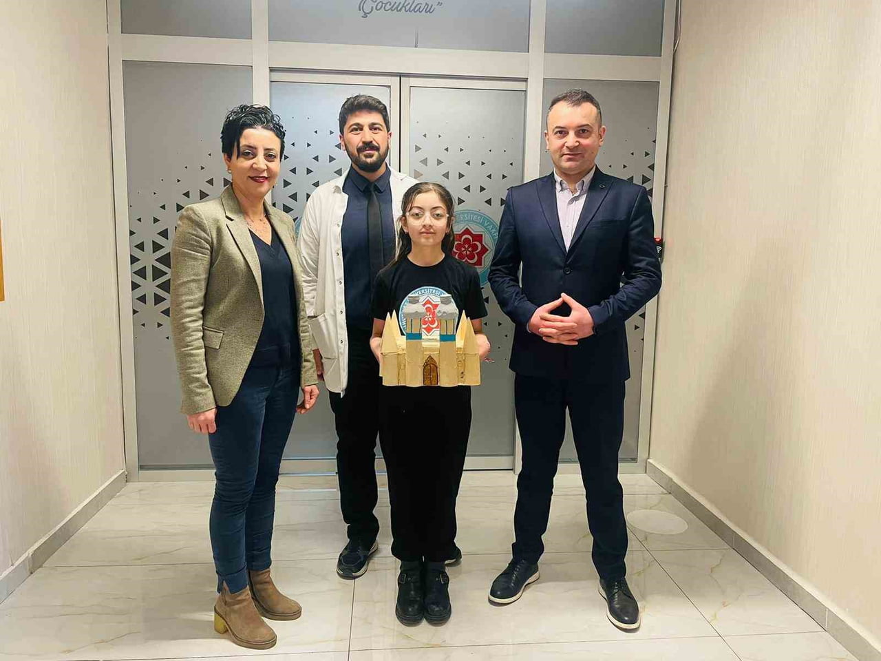 CUMHURİYET ÜNİVERSİTESİ VAKFI OKULLARI 6’NCI SINIF ÖĞRENCİSİ, HAZIRLADIĞI PROJE İLE ULUSLARARASI...