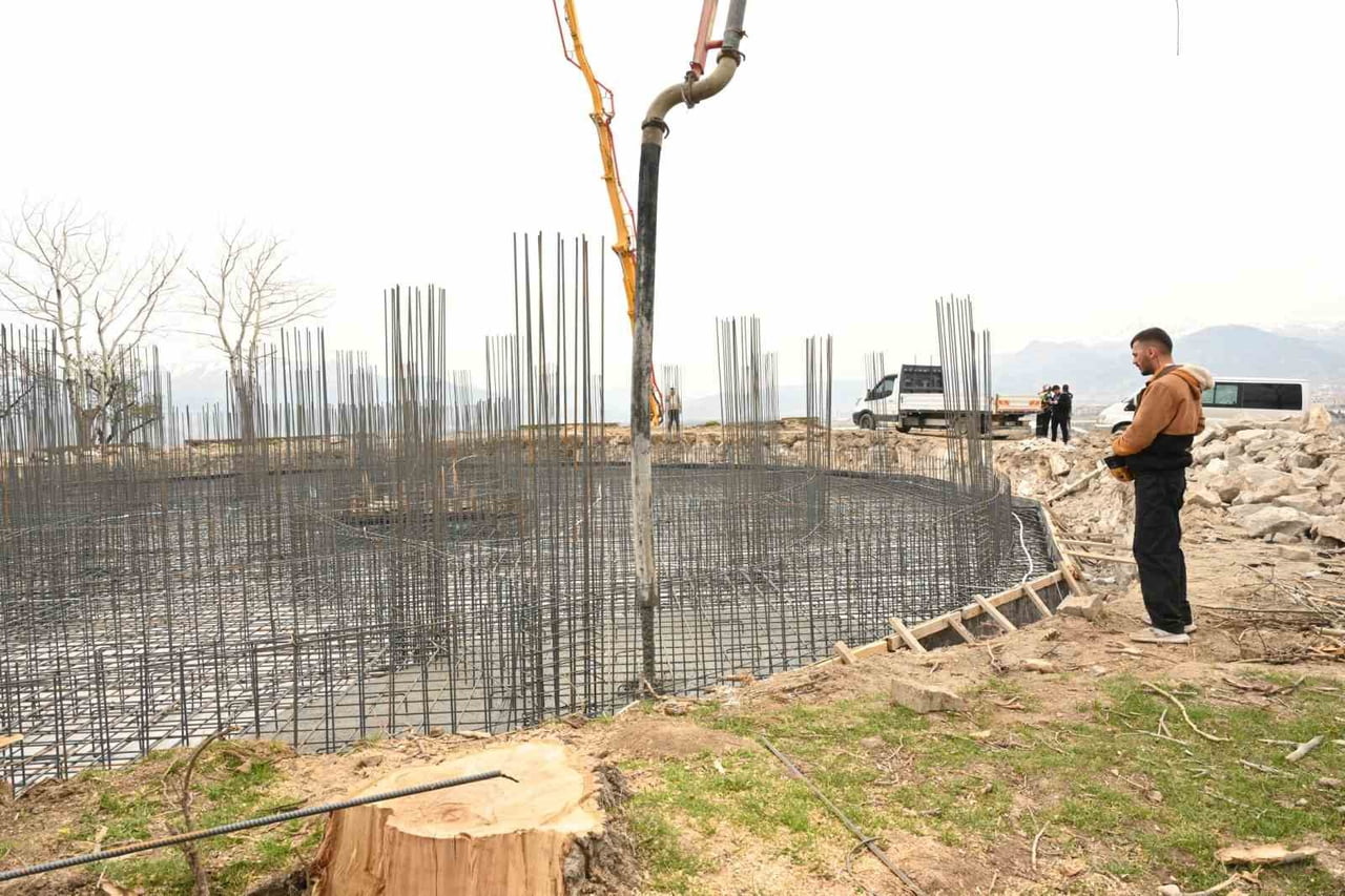 ÇÜNÜR TEPESİ'NE RESTORAN VE SOSYAL TESİS İNŞA EDİLİYOR