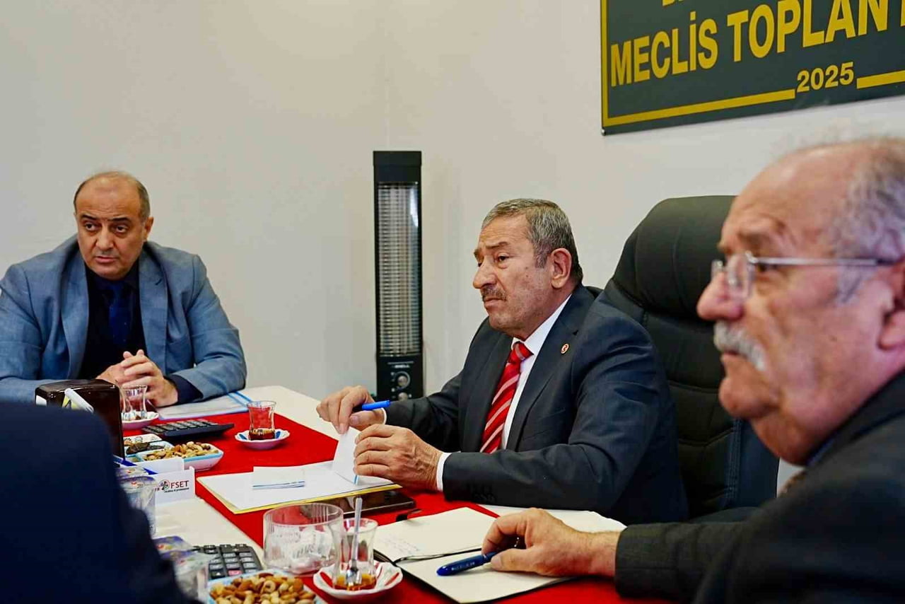 DARENDE’DE YOL SEFERBERLİĞİ BAŞLATILDI