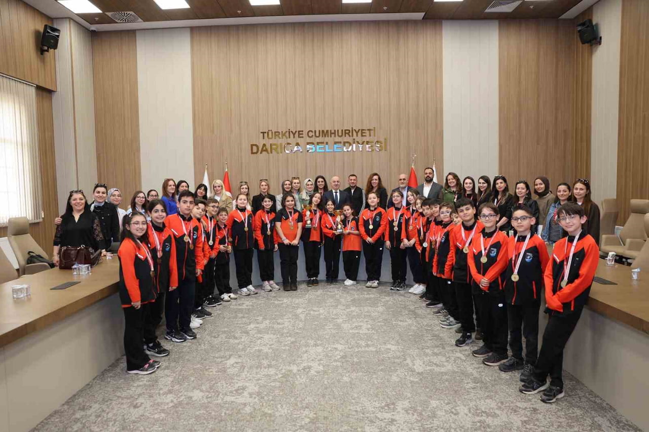 DARICA BELEDİYESİ EĞİTİM SPOR KULÜBÜ HALK OYUNLARI EKİBİ, İL ŞAMPİYONASINDA İKİ FARKLI KATEGORİDE...