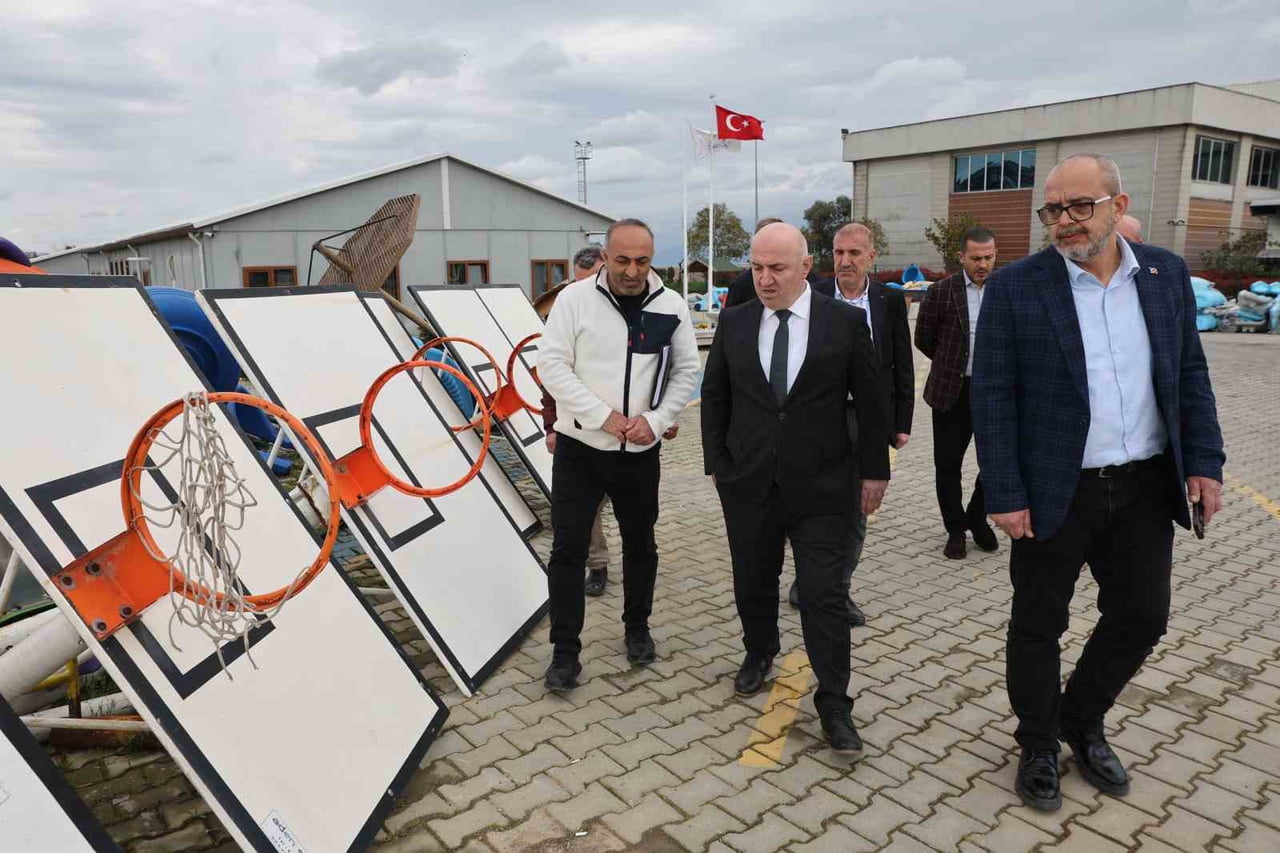 DARICA BELEDİYESİ, PARKLAR VE KAMUSAL ALANLARDA KULLANILAN KENT MOBİLYALARINI KENDİ BÜNYESİNDE...