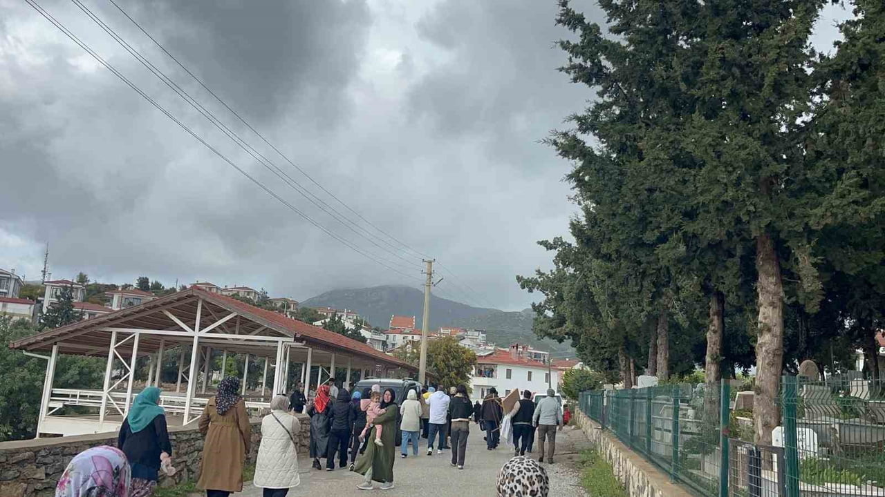 DATÇA’DA UMRECİLER DUALARLA UĞURLANDI