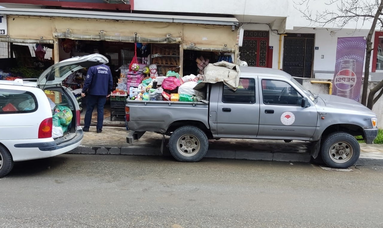 DENETİMLERDE 4 KAMYONET DOLUSU GIDA ÜRÜNÜNÜN TOPLATILDIĞI BİLDİRİLDİ.