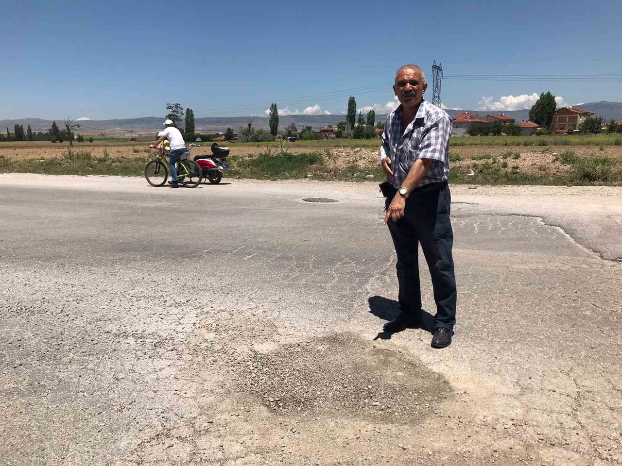 DENGESİNİ KAYBEDEREK KAZA YAPAN VE HAFİF YARALANAN KAZIM TORAN, ARACINDA MADDİ HASAR MEYDANA...