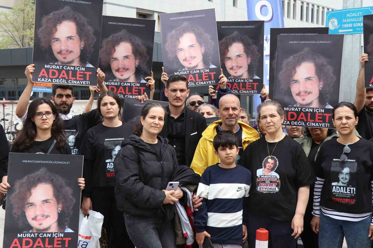 DENİZLİ'DE GEÇTİĞİMİZ YIL OTOMOBİLİN VE MOTOSİKLETİN KARIŞTIĞI KAZADA HAYATINI KAYBEDEN 25...