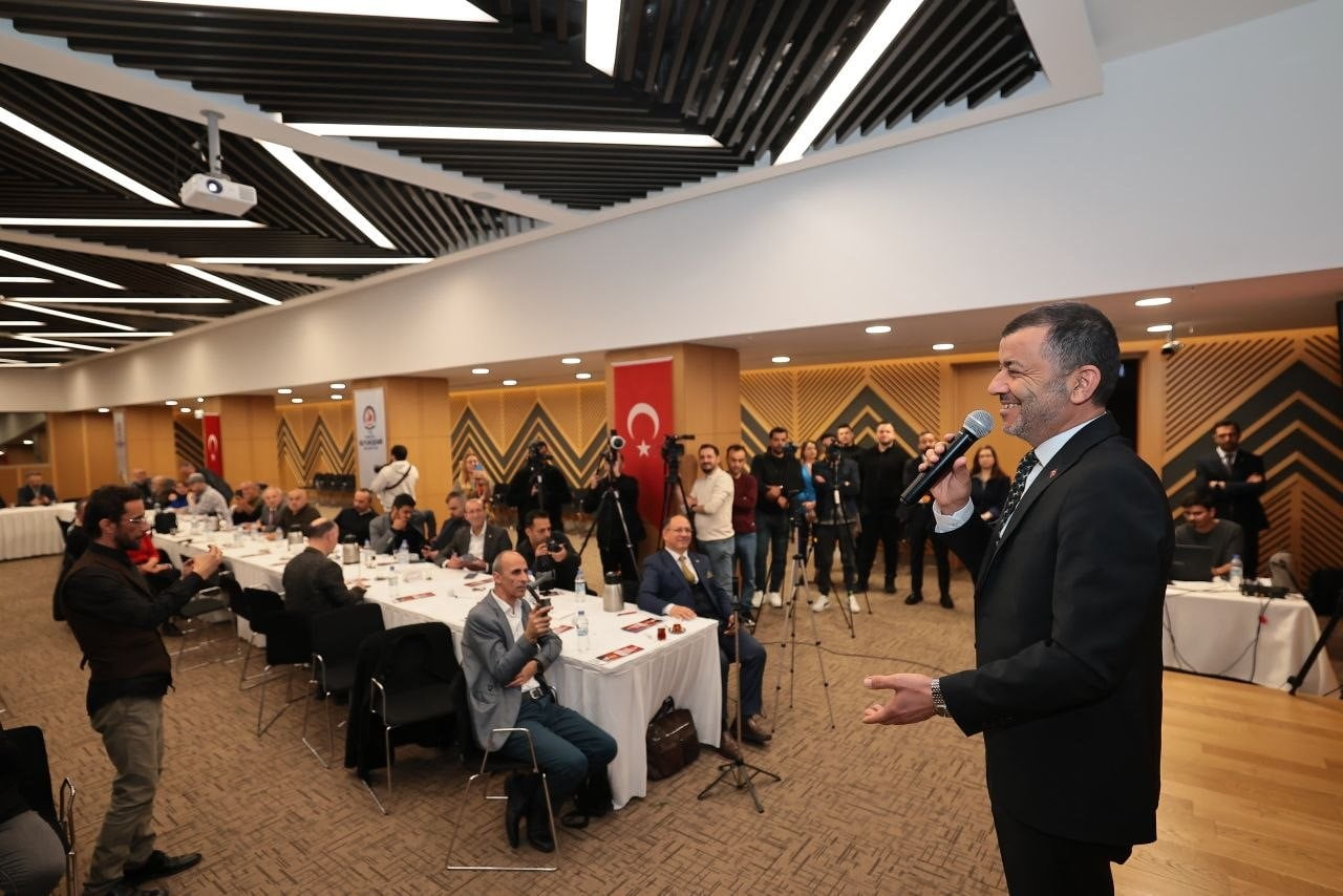 DENİZLİ BÜYÜKŞEHİR BELEDİYE BAŞKANI BÜLENT NURİ ÇAVUŞOĞLU, KENTTE GÖREV YAPAN BASIN MENSUPLARIYLA...