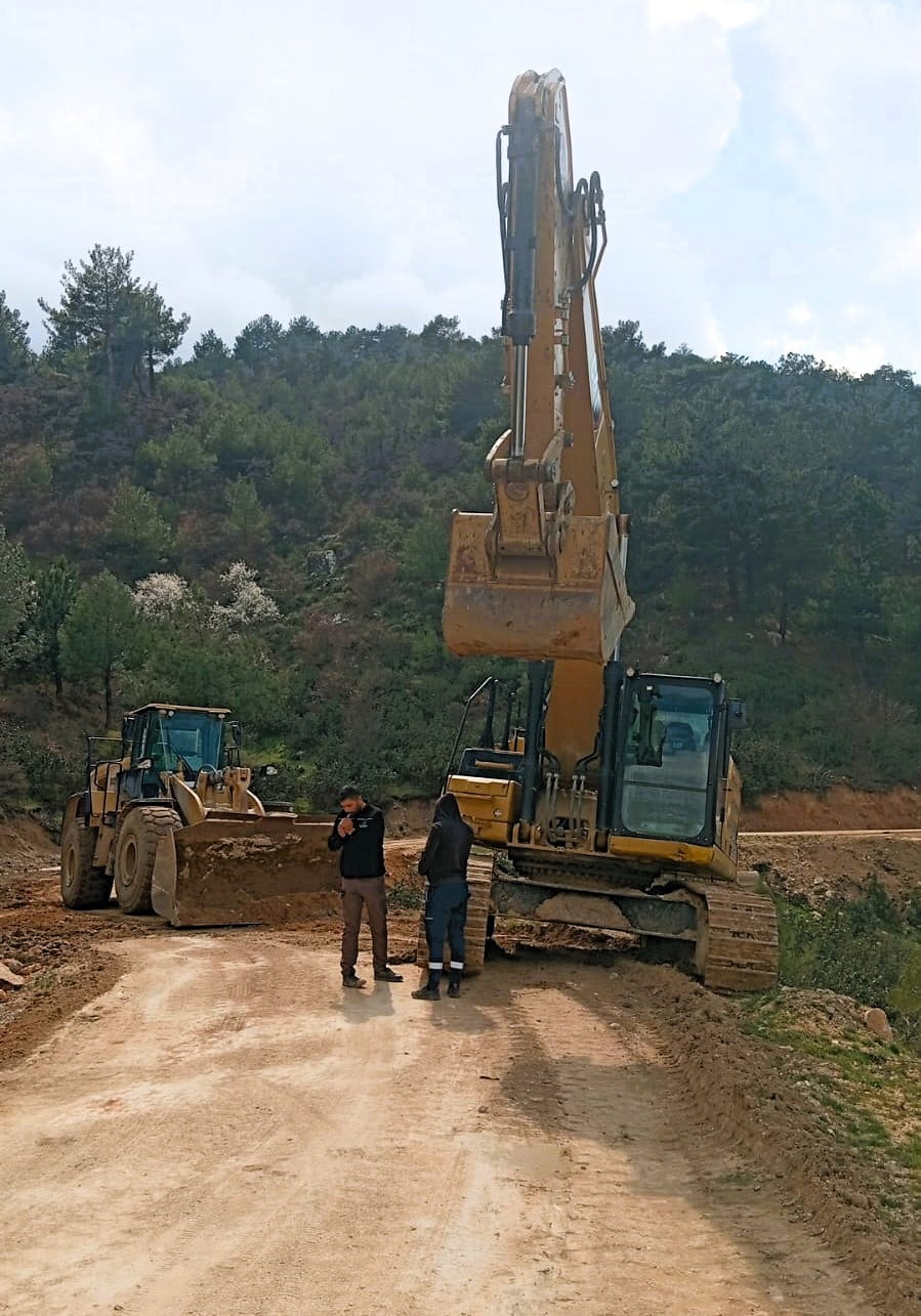 DENİZLİ’NİN BULDAN İLÇESİNE BAĞLI GİRNE MAHALLESİ ZİFTLİK BÖLGESİNDE MADEN ARAMA ÇALIŞMASI...
