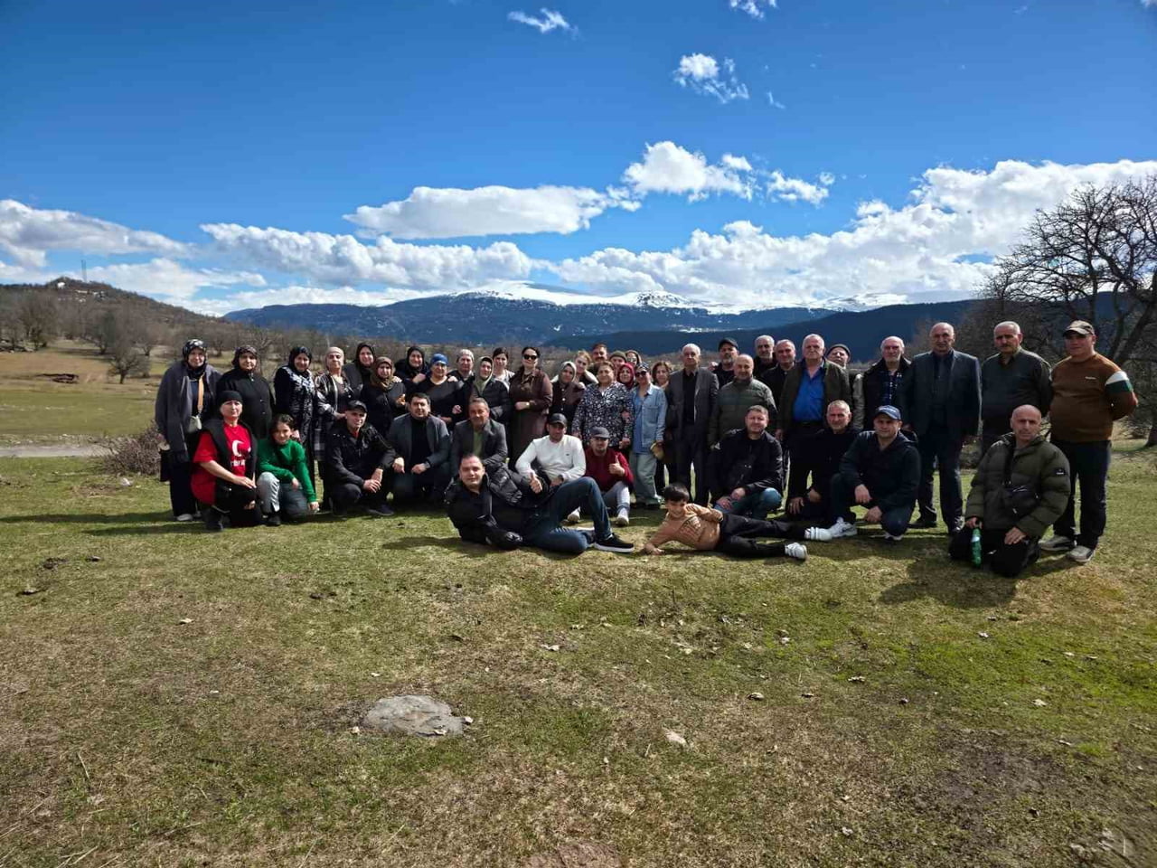 DENİZLİ’NİN HONAZ İLÇESİNDE YAŞAYAN AHISKALI TÜRKLER, HONAZ BELEDİYE BAŞKANI YÜKSEL KEPENEK’İN...