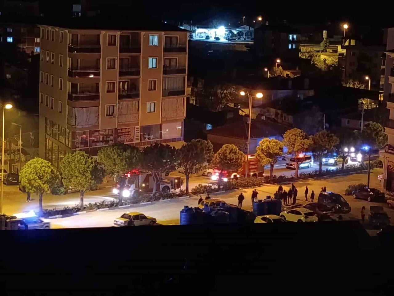 DENİZLİ’NİN KALE İLÇESİNDE SEYİR HALİNDEYKEN ALEV ALAN OTOMOBİL BİR ANDA ALEV ALDI. YANGIN İTFAİYE...