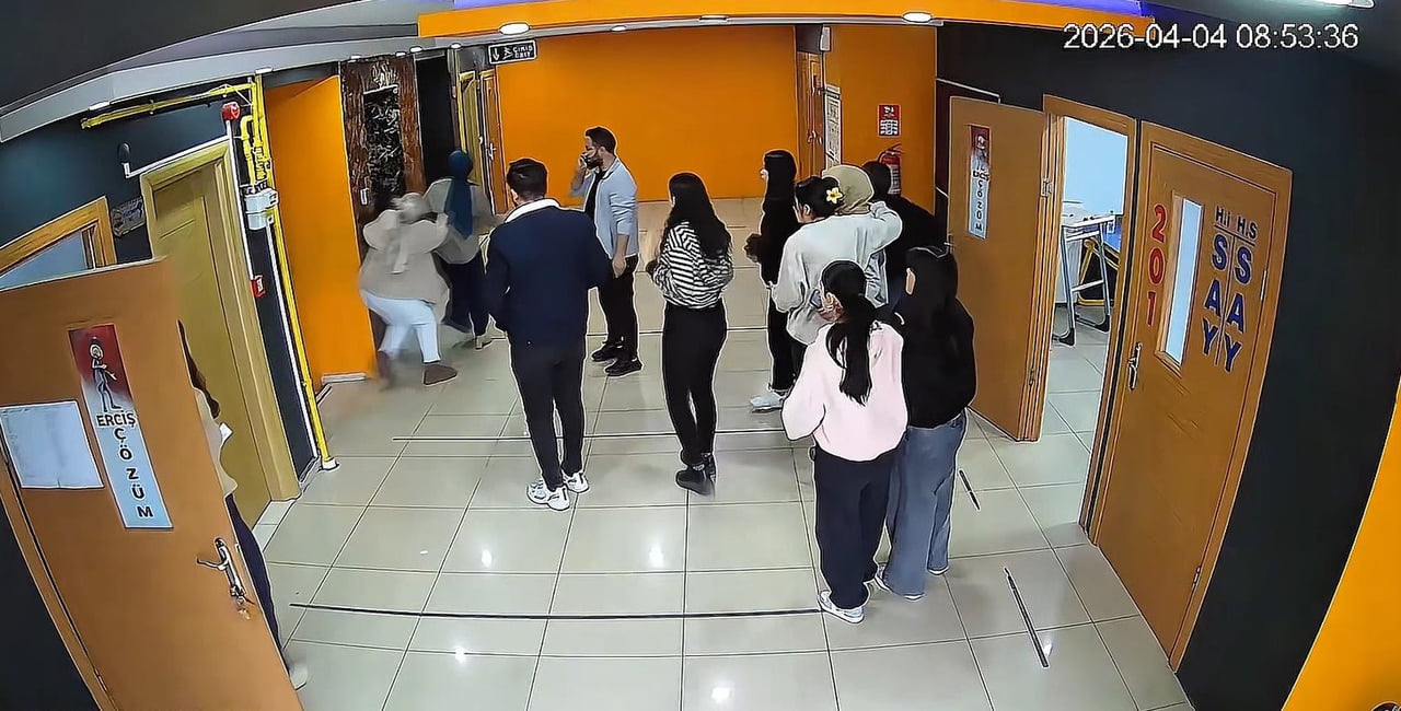 DEPREME KURSTA YAKALANAN ÖĞRENCİLER BÜYÜK KORKU YAŞARKEN, GÖREVLİ ÖĞRETMENLERİN CANLARINI HİÇE...