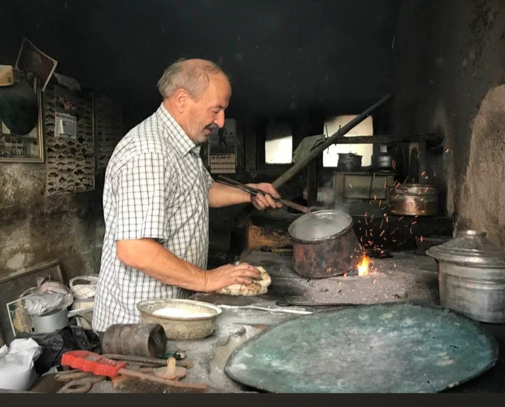 DEVREK'İN SEVİLEN KALAY USTASI SON YOLCULUĞUNA DUALARLA UĞURLANDI