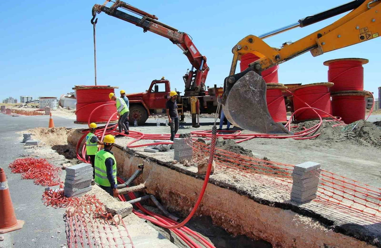 DİCLE ELEKTRİK, ŞANLIURFA'NIN KARAKÖPRÜ İLÇESİNDE ENERJİ ALTYAPISINI GÜÇLENDİRMEK AMACIYLA 4...