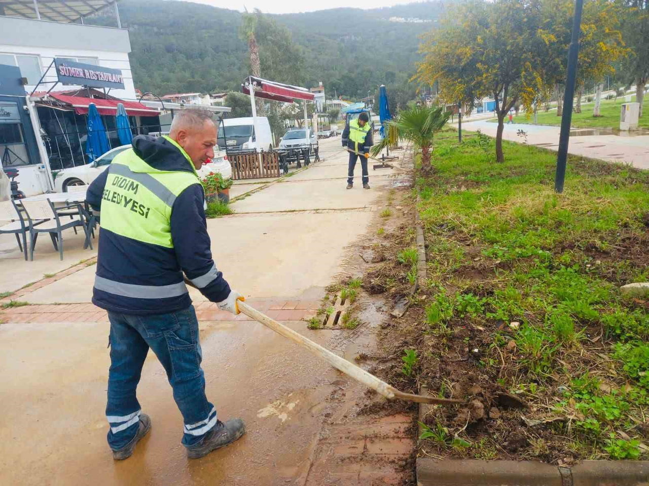 DİDİM BELEDİYESİ EKİPLERİ, İLÇE GENELİNDE TEMİZLİK, ÇEVRE DÜZENLEME VE BAKIM ÇALIŞMALARINI...